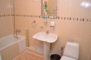 Гостиница Якорь Анапа Двухместный номер с 1 кроватью и собственной ванной комнатой-5